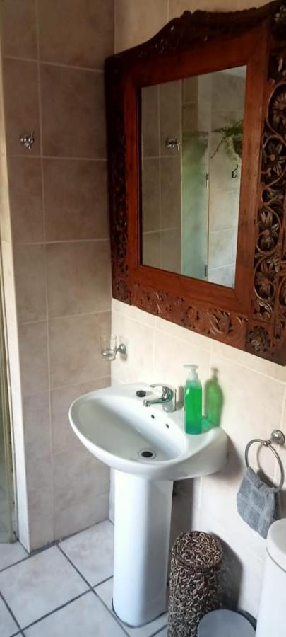 The Farmhouse B&B Стеленбош Екстериор снимка