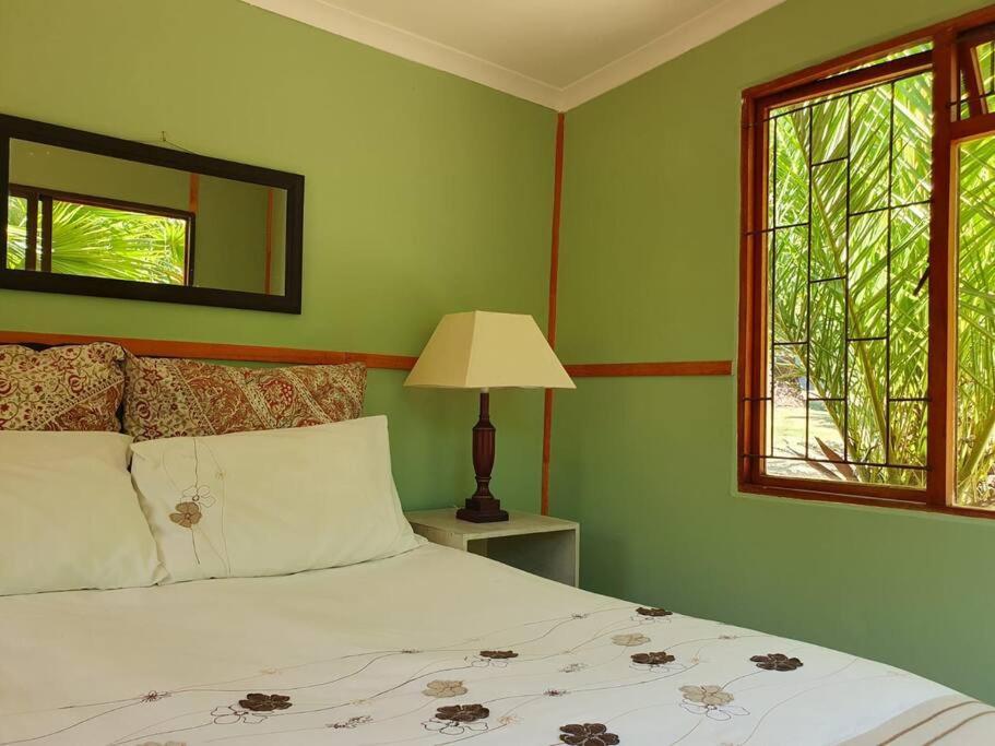 The Farmhouse B&B Стеленбош Екстериор снимка
